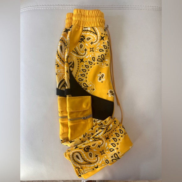 50% OFF GUAPI CARGO PANTS YELLOW - Picture 4 of 6